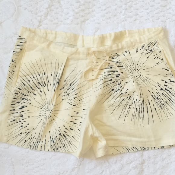 Designs by MASUE Ivory Linen Screen Print Shorts - Picture 4 of 6